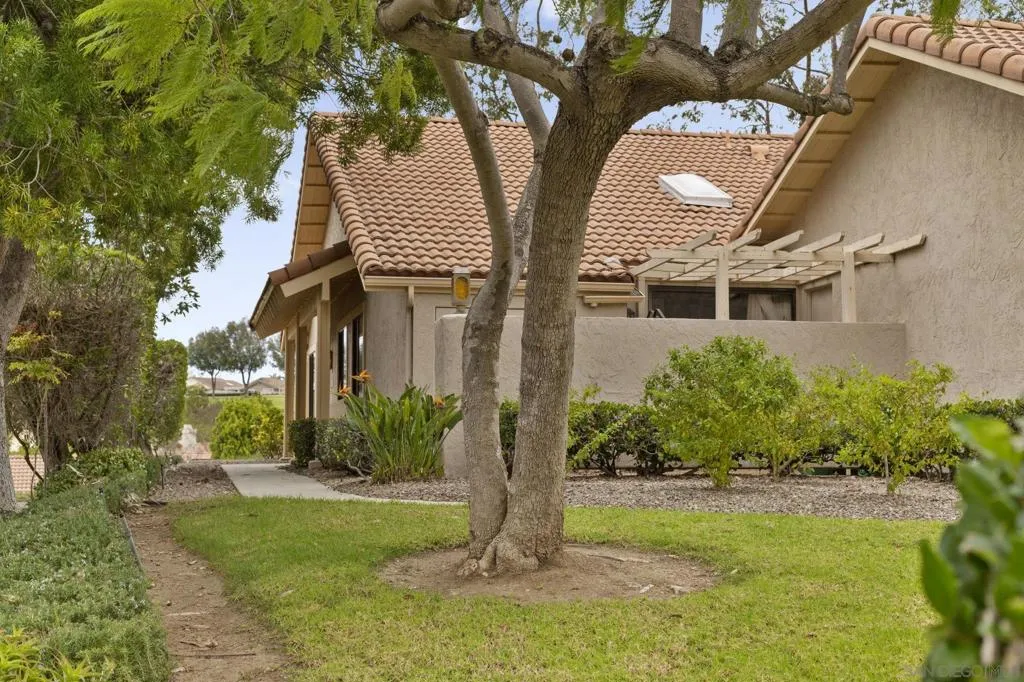 12884 Camino De La Breccia, San Diego, California 92128 home-pic-17