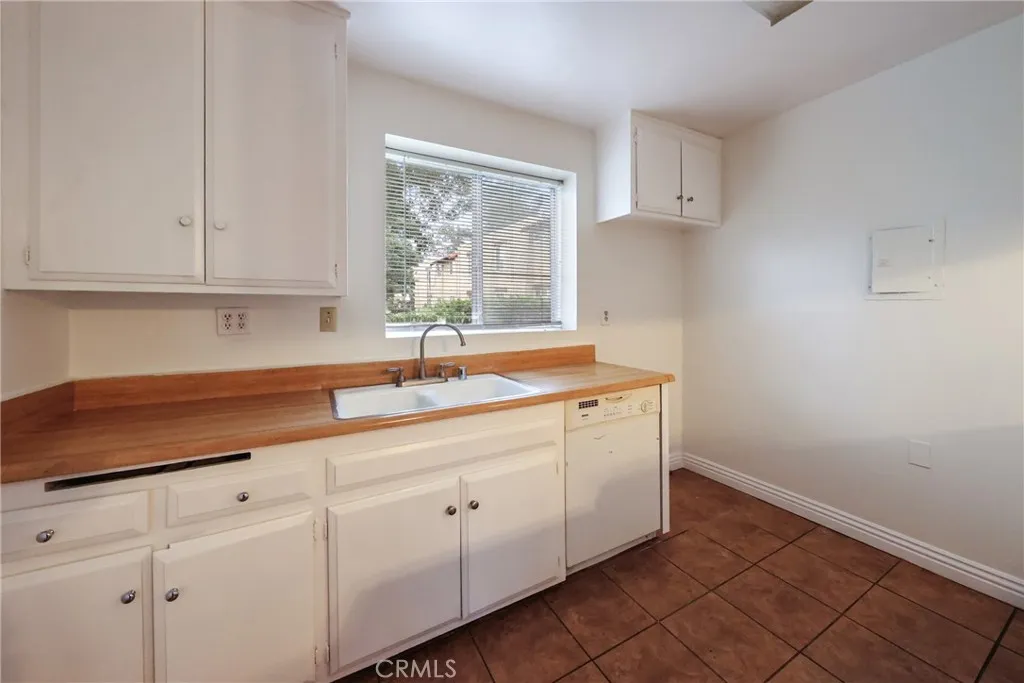 1000 W Macarthur Boulevard 113, Santa Ana, California 92707 home-pic-12
