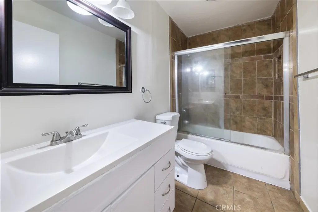 1000 W Macarthur Boulevard 113, Santa Ana, California 92707 home-pic-21