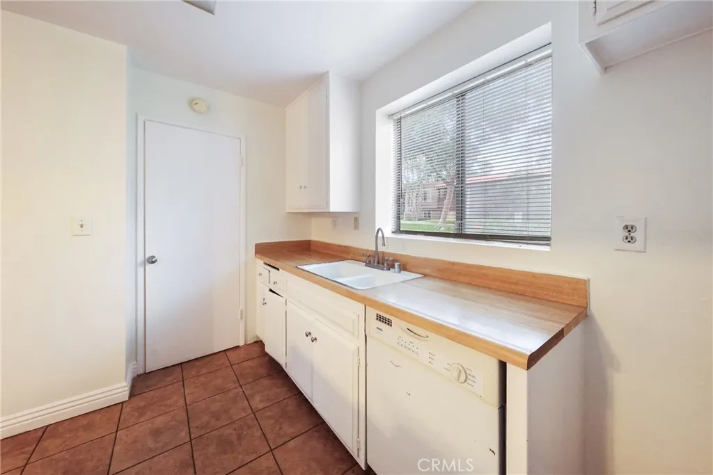 1000 W Macarthur Boulevard 113, Santa Ana, California 92707 home-pic-14