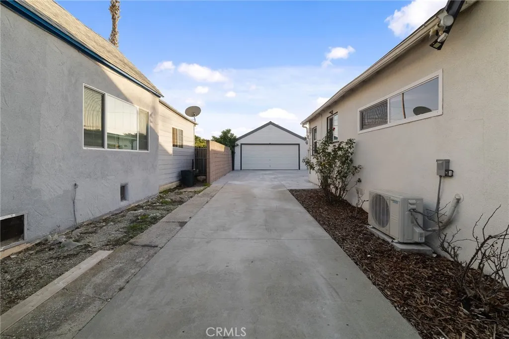 2228 W 78th Street, Inglewood, California 90305 home-pic-35