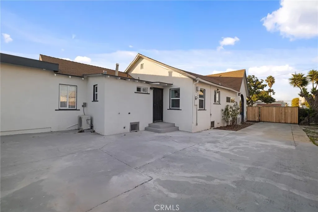 2228 W 78th Street, Inglewood, California 90305 home-pic-37