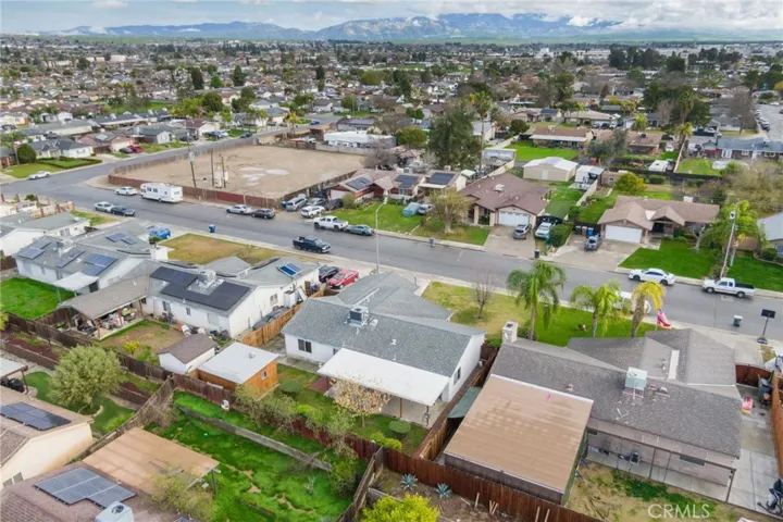 318 Leeta, Bakersfield, California 93307