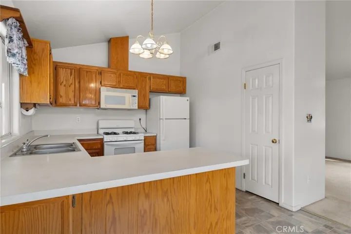 318 Leeta, Bakersfield, California 93307