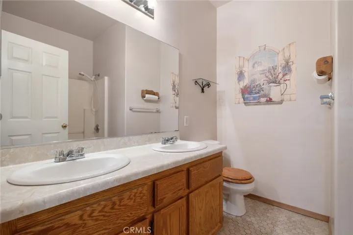 318 Leeta, Bakersfield, California 93307