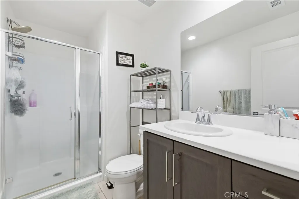 5242 Hayes Court, Fontana, California 92336 home-pic-6