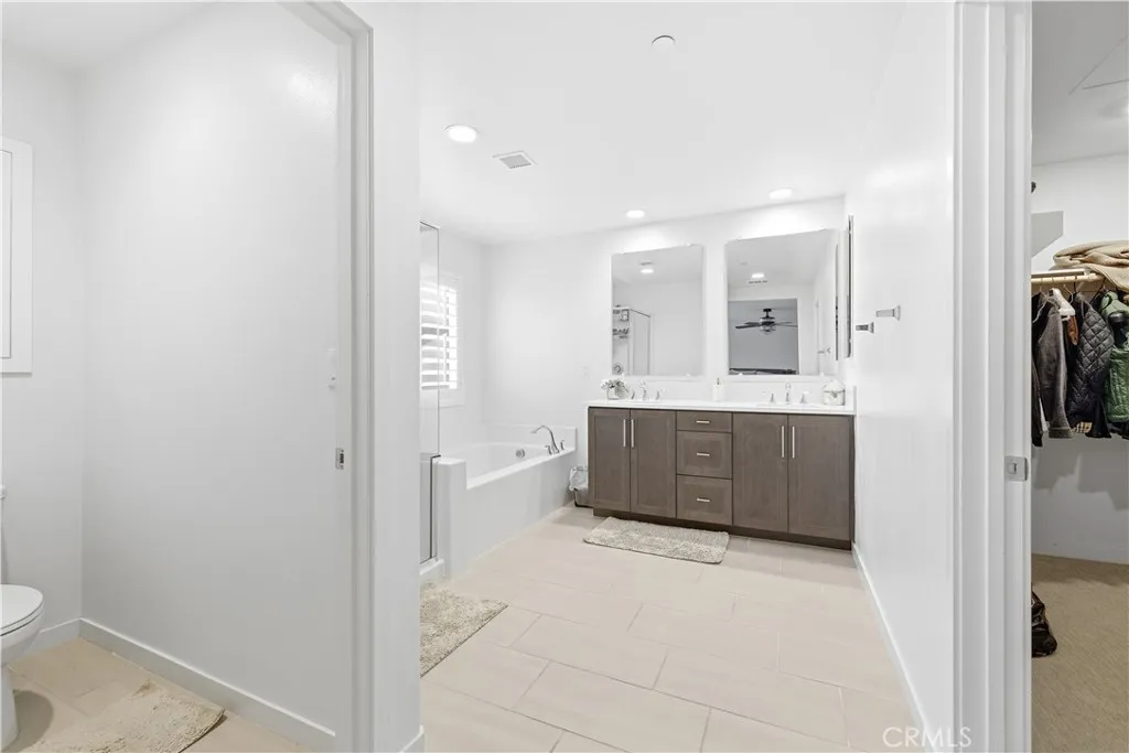 5242 Hayes Court, Fontana, California 92336 home-pic-19