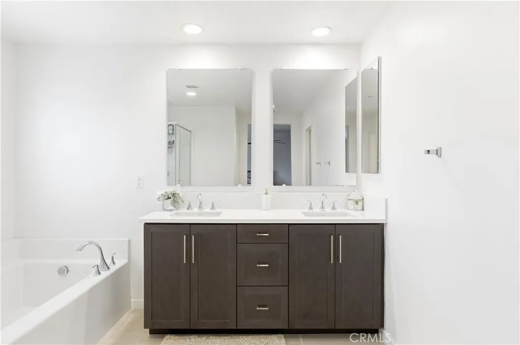 5242 Hayes Court, Fontana, California 92336 home-pic-22