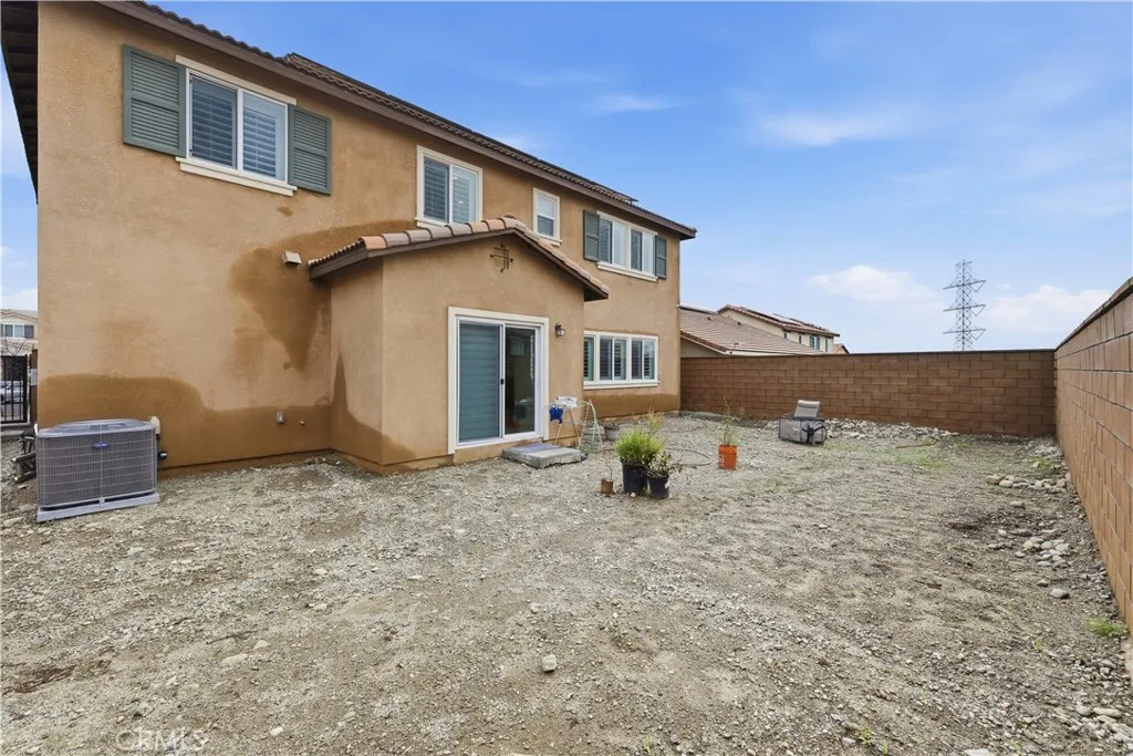 5242 Hayes Court, Fontana, California 92336 home-pic-31