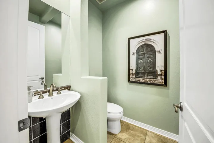12 POWDER ROOM MLS SIZE