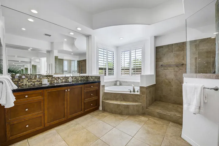 24 MASTER  BATH MLS SIZE