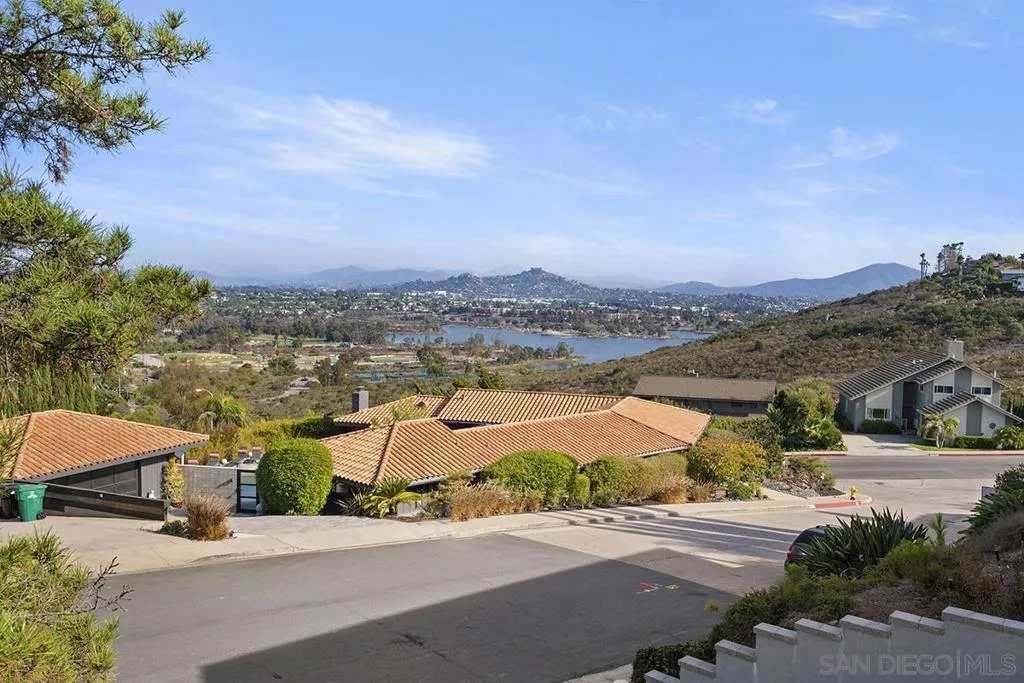6346 Ridge Manor Avenue, San Diego, California 92120 home-pic-30