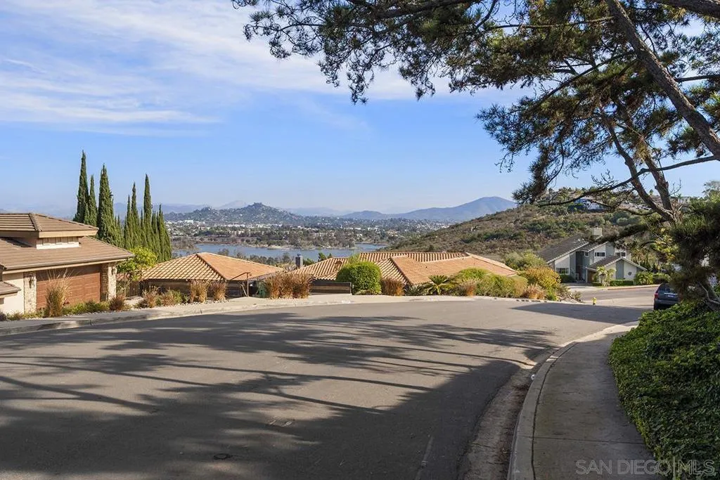 6346 Ridge Manor Avenue, San Diego, California 92120 home-pic-62