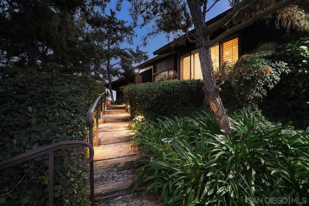 6346 Ridge Manor Avenue, San Diego, California 92120 home-pic-2