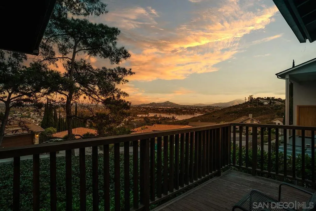 6346 Ridge Manor Avenue, San Diego, California 92120 home-pic-3