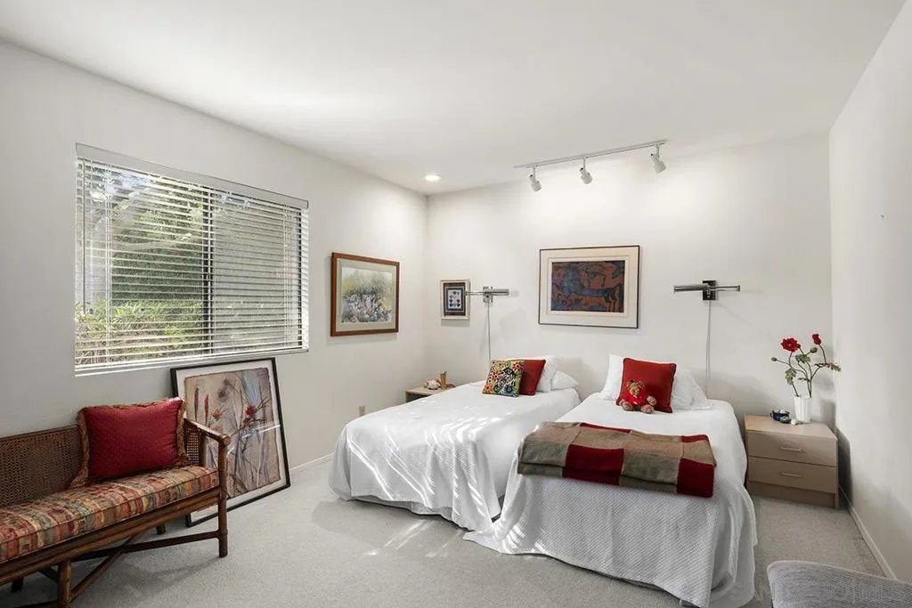 6346 Ridge Manor Avenue, San Diego, California 92120 home-pic-37