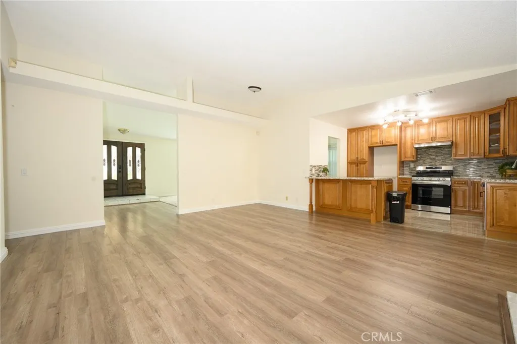 2350 N Beechwood, Rialto, California 92377 home-pic-14