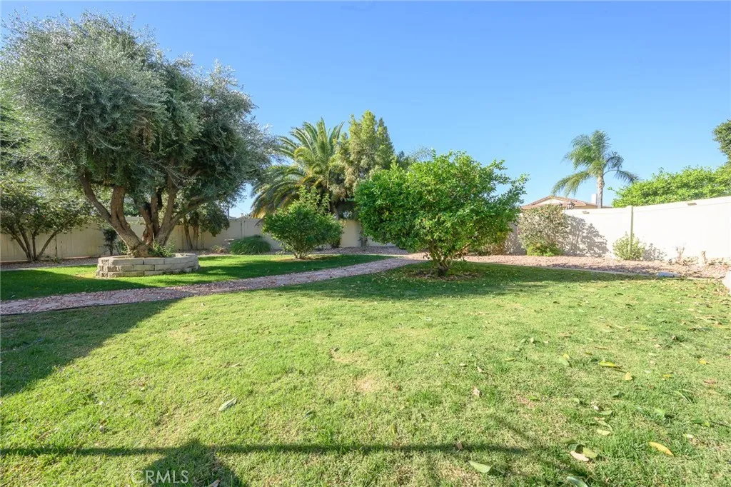 2350 N Beechwood, Rialto, California 92377 home-pic-34