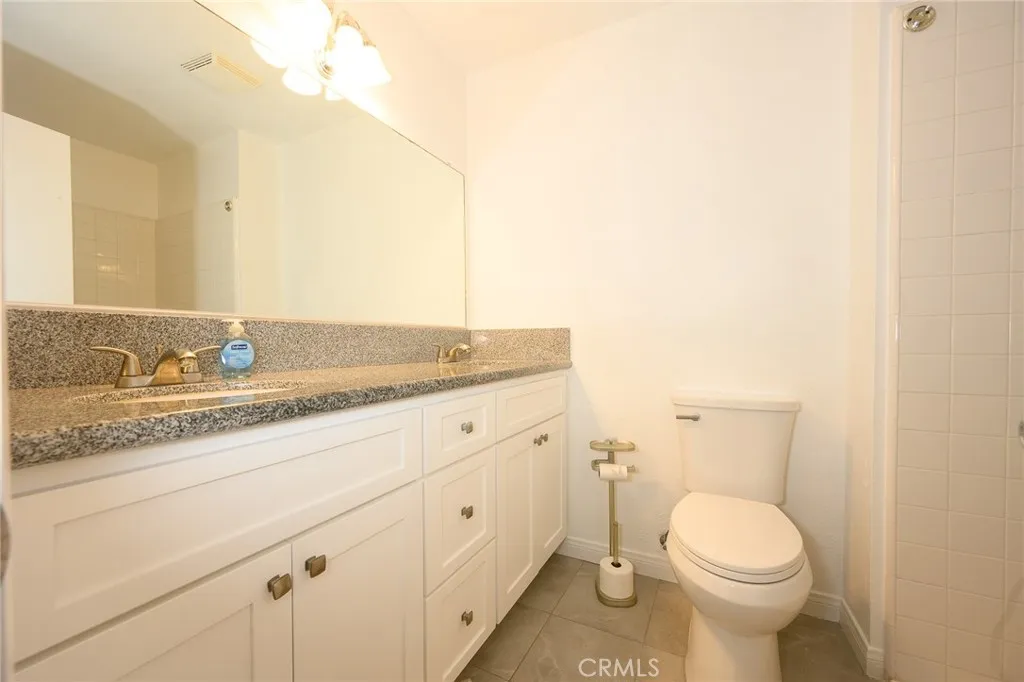 2350 N Beechwood, Rialto, California 92377 home-pic-20