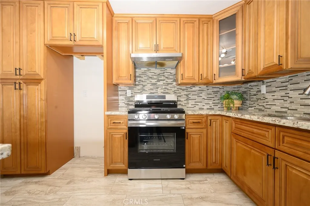 2350 N Beechwood, Rialto, California 92377 home-pic-11