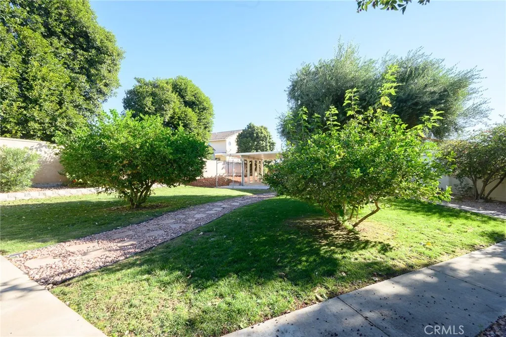 2350 N Beechwood, Rialto, California 92377 home-pic-36