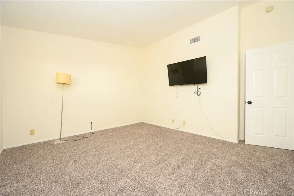 2350 N Beechwood, Rialto, California 92377 home-pic-18