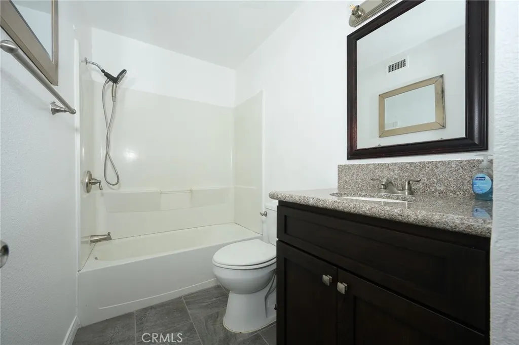 2350 N Beechwood, Rialto, California 92377 home-pic-26
