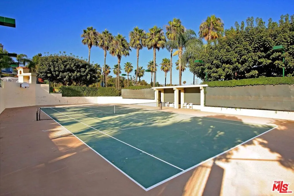 6465 Zuma View Place 161, Malibu, California 90265 home-pic-37