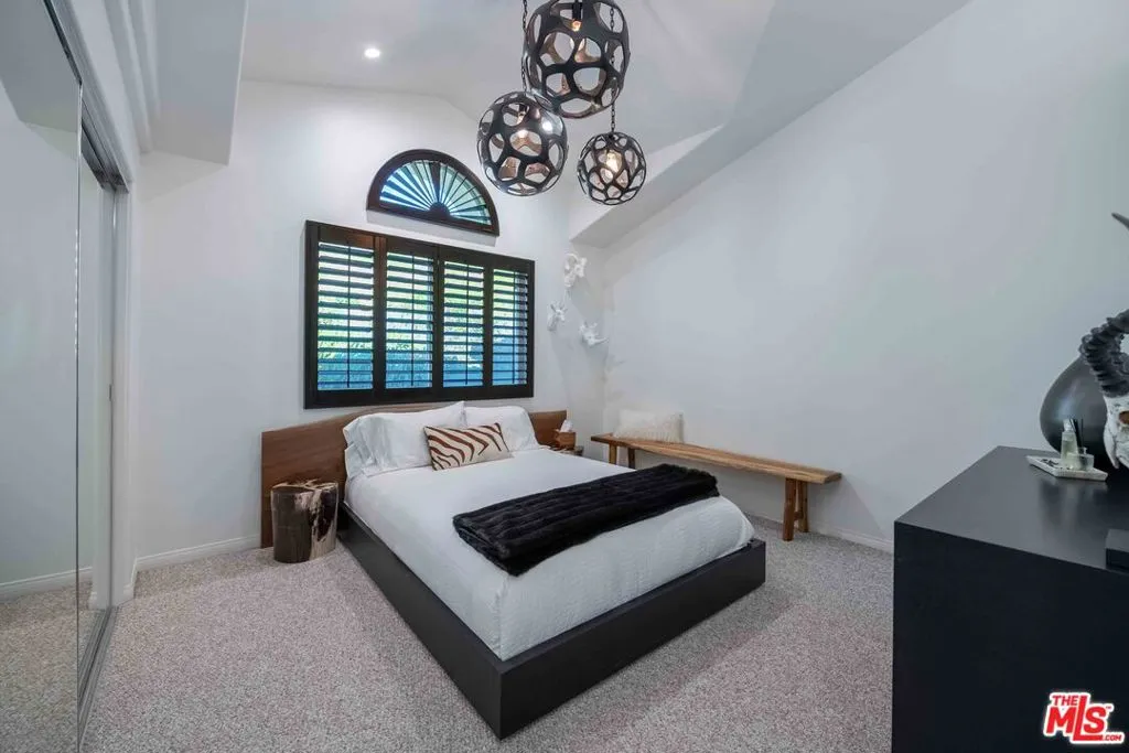 6465 Zuma View Place 161, Malibu, California 90265 home-pic-32