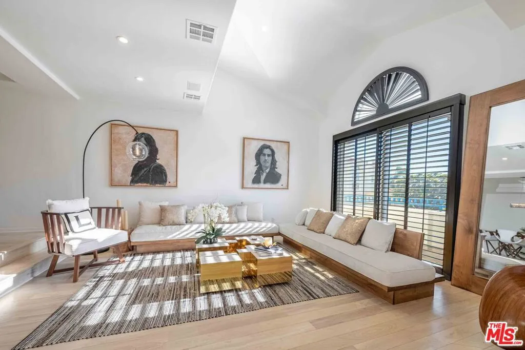 6465 Zuma View Place 161, Malibu, California 90265 home-pic-4