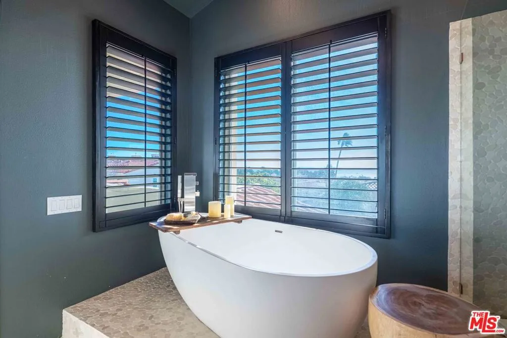 6465 Zuma View Place 161, Malibu, California 90265 home-pic-29