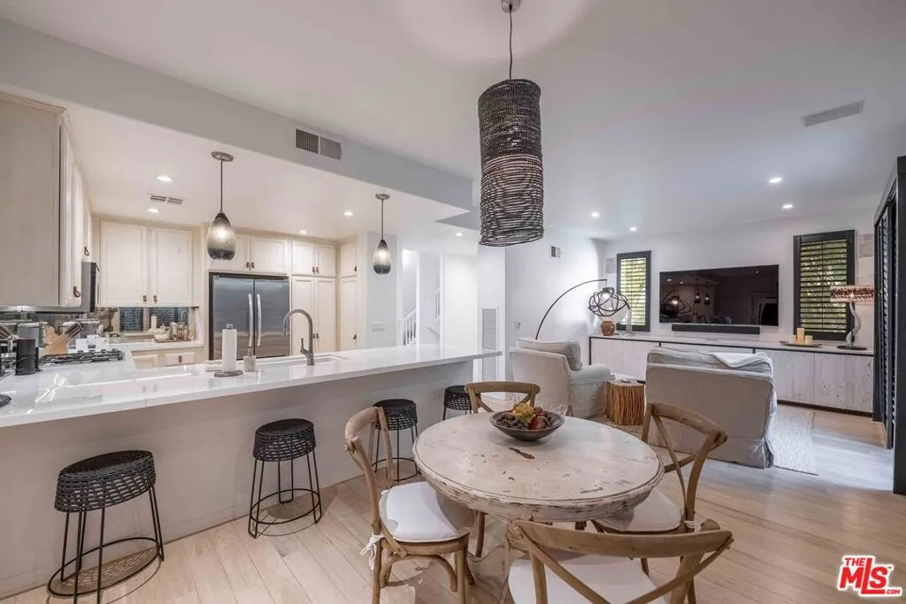 6465 Zuma View Place 161, Malibu, California 90265 home-pic-11