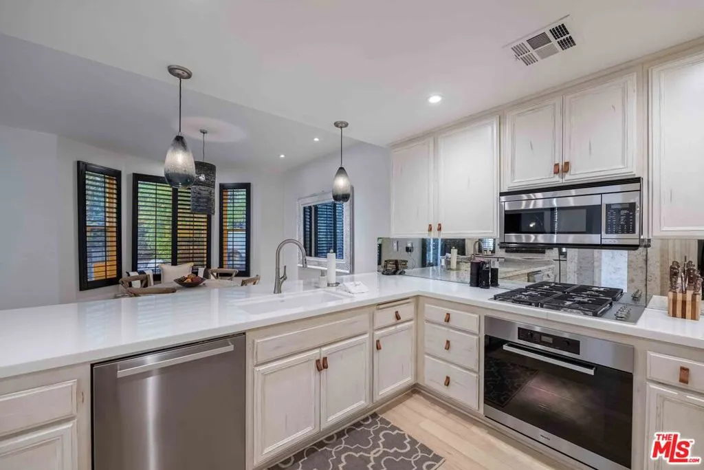 6465 Zuma View Place 161, Malibu, California 90265 home-pic-10