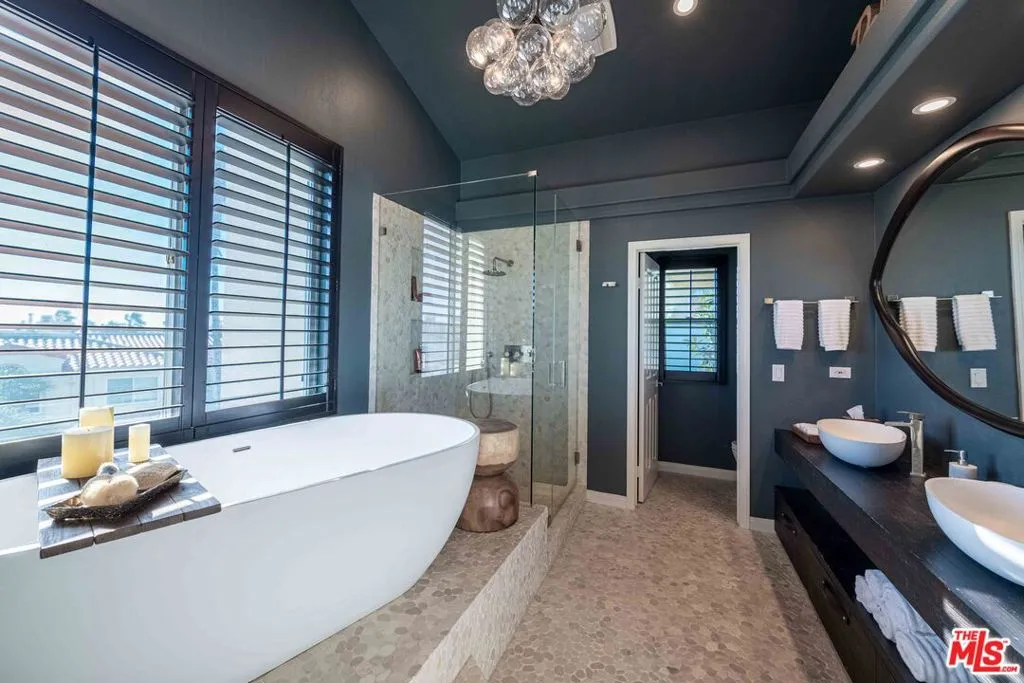 6465 Zuma View Place 161, Malibu, California 90265 home-pic-28