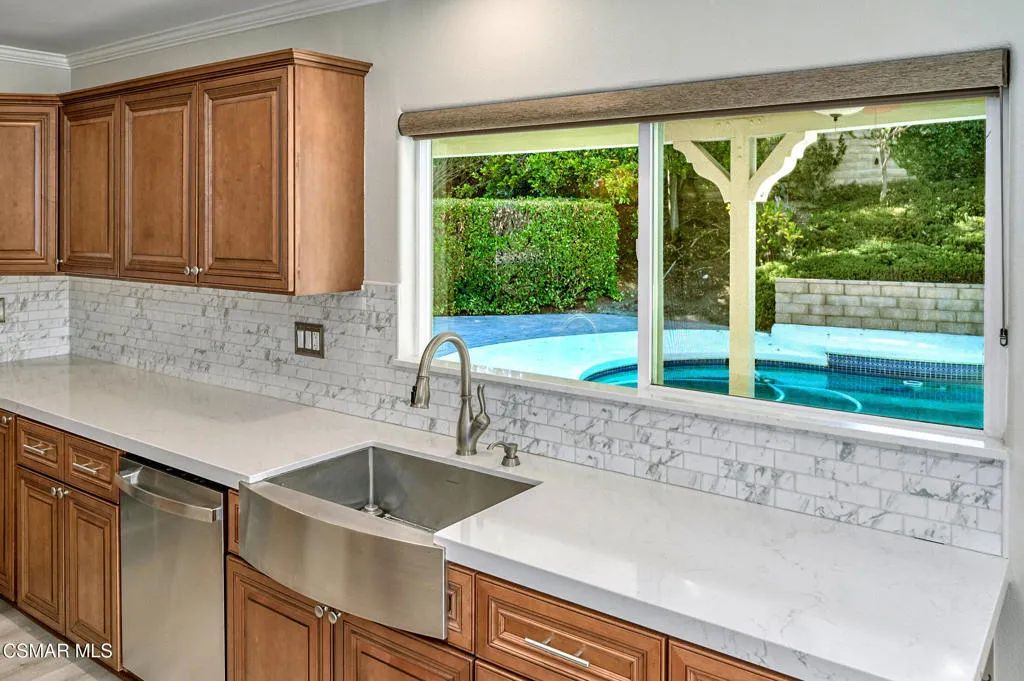 855 Triunfo Canyon Road, Westlake Village, California 91361 home-pic-16