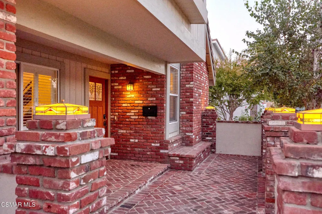 855 Triunfo Canyon Road, Westlake Village, California 91361 home-pic-2