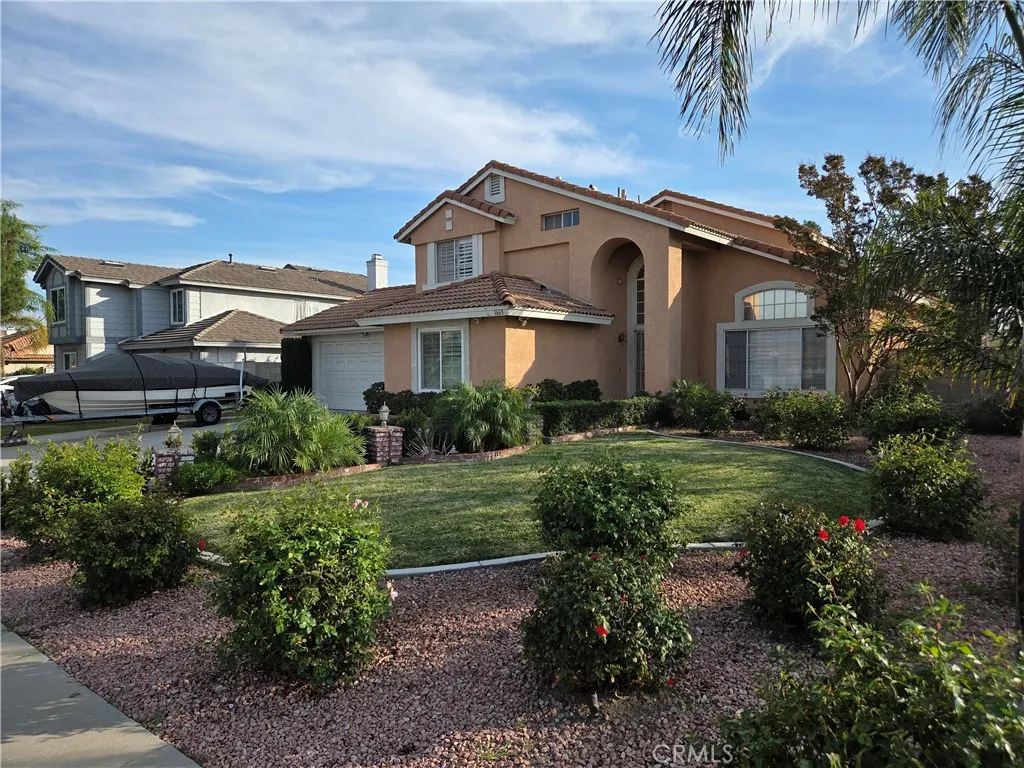 1669 Victoria Street W, Rialto, California 92376 home-pic-1