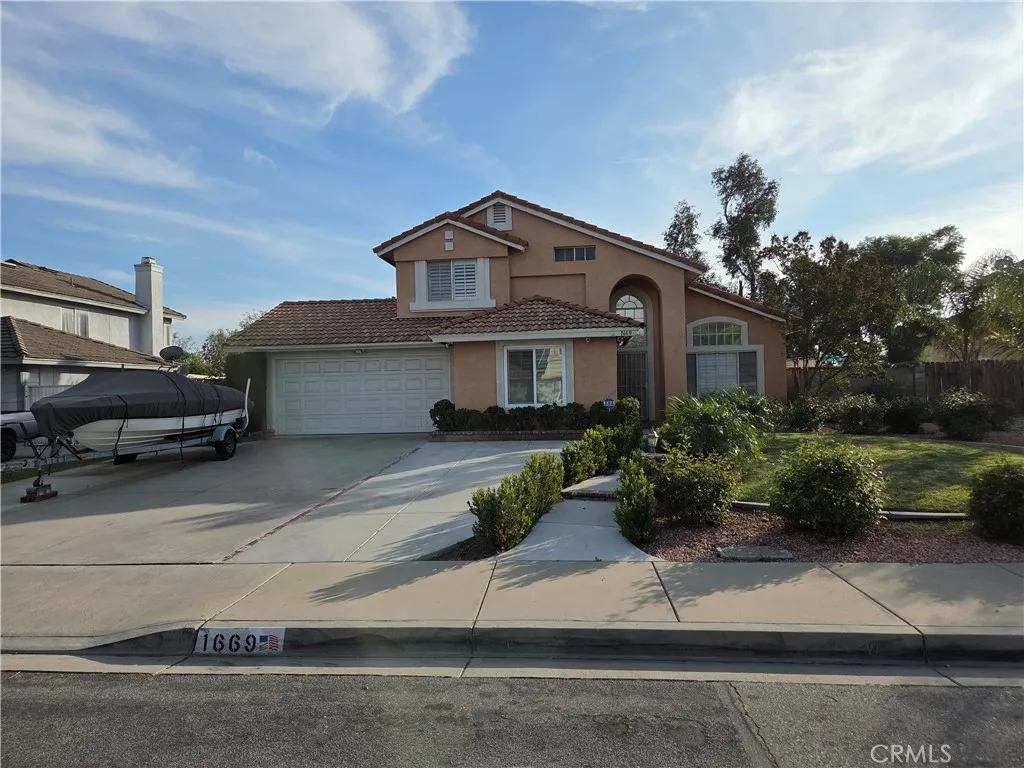 1669 Victoria Street W, Rialto, California 92376 home-pic-3