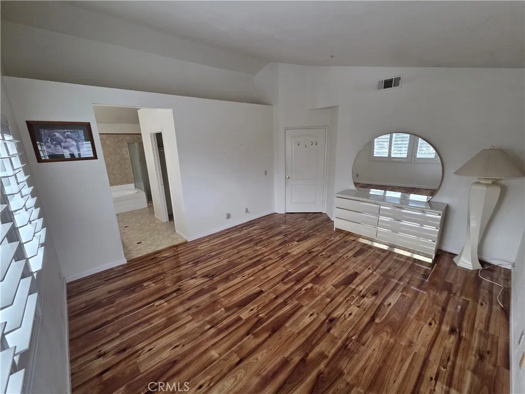1669 Victoria Street W, Rialto, California 92376 home-pic-6