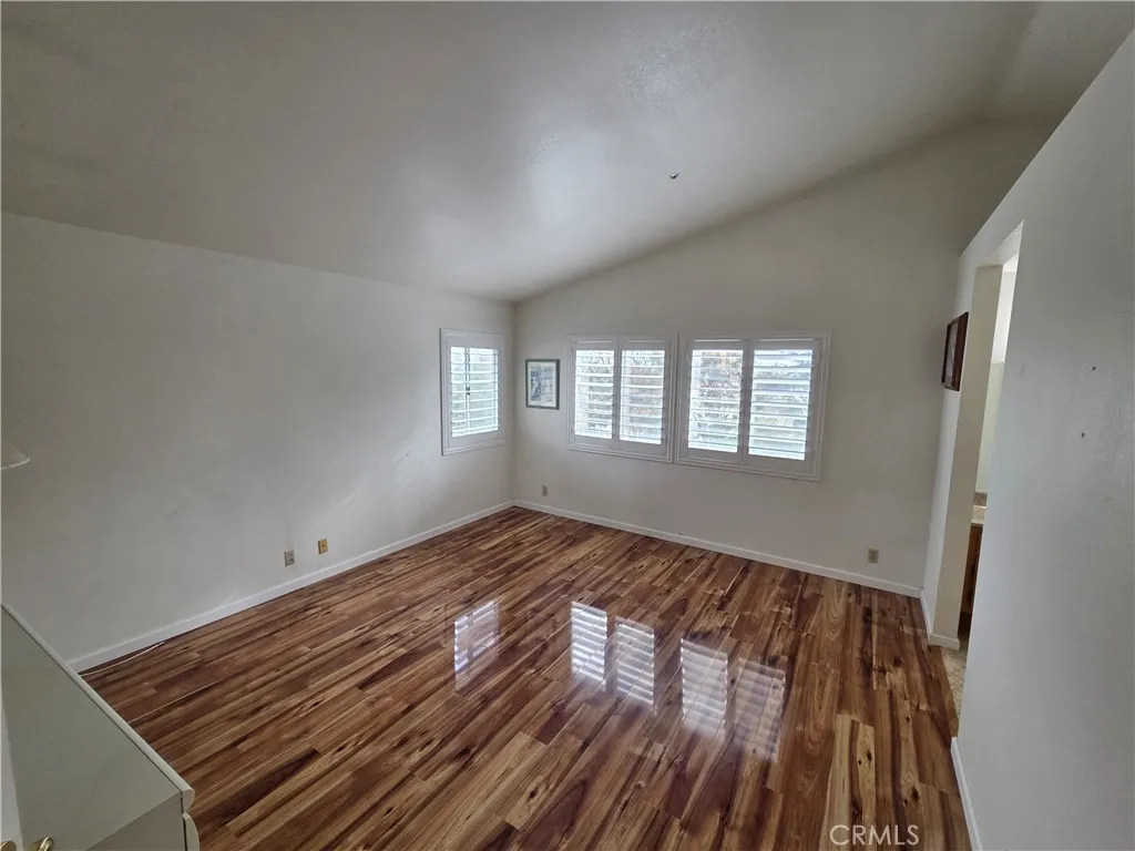 1669 Victoria Street W, Rialto, California 92376 home-pic-5