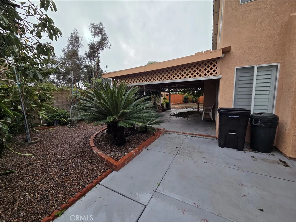 1669 Victoria Street W, Rialto, California 92376 home-pic-20
