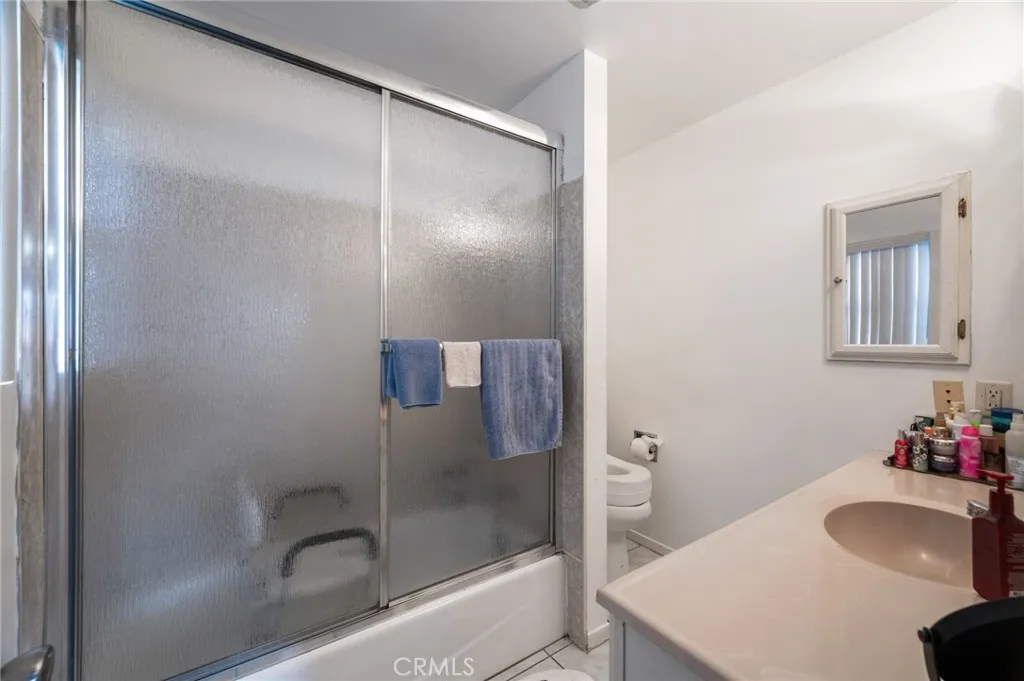 352 E 49th, Long Beach, California 90805 home-pic-16