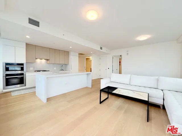 877 Francisco Street 3111, Los Angeles, California 90017