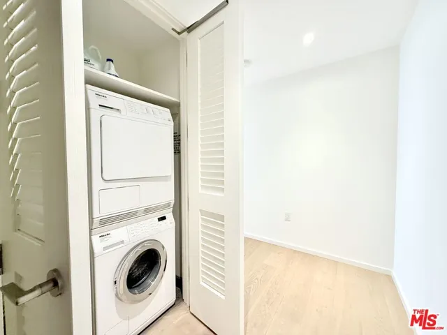 877 Francisco Street 3111, Los Angeles, California 90017