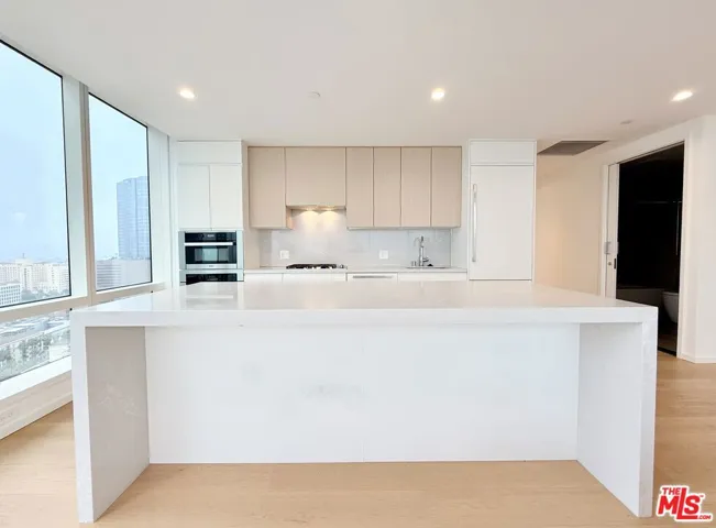 877 Francisco Street 3111, Los Angeles, California 90017