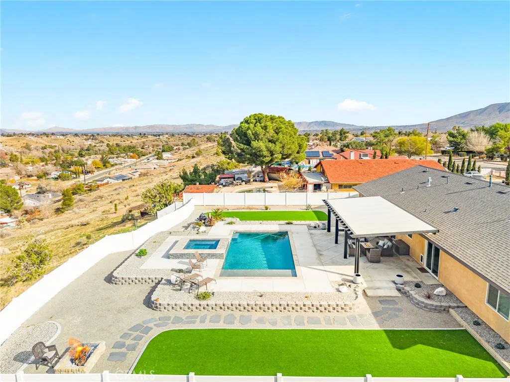 17528 Danbury, Hesperia, California 92345 home-pic-62