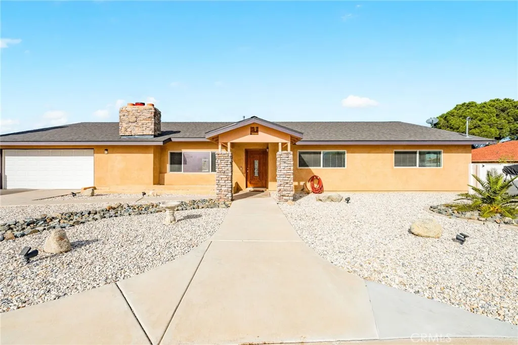 17528 Danbury, Hesperia, California 92345 home-pic-4