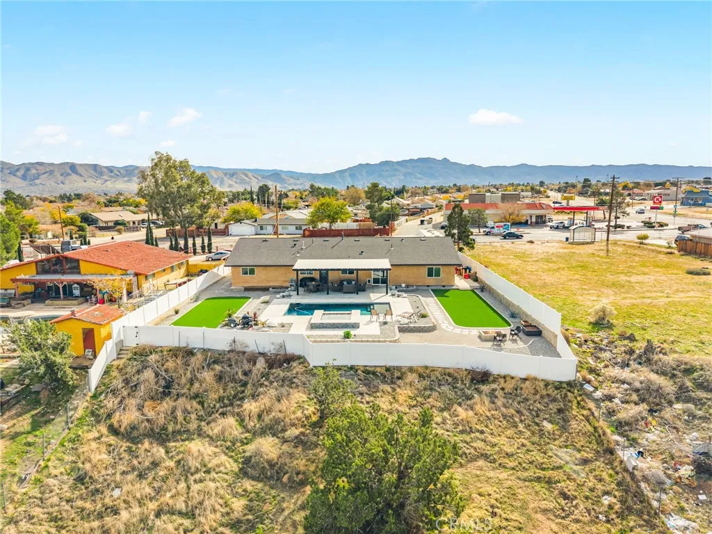 17528 Danbury, Hesperia, California 92345 home-pic-64