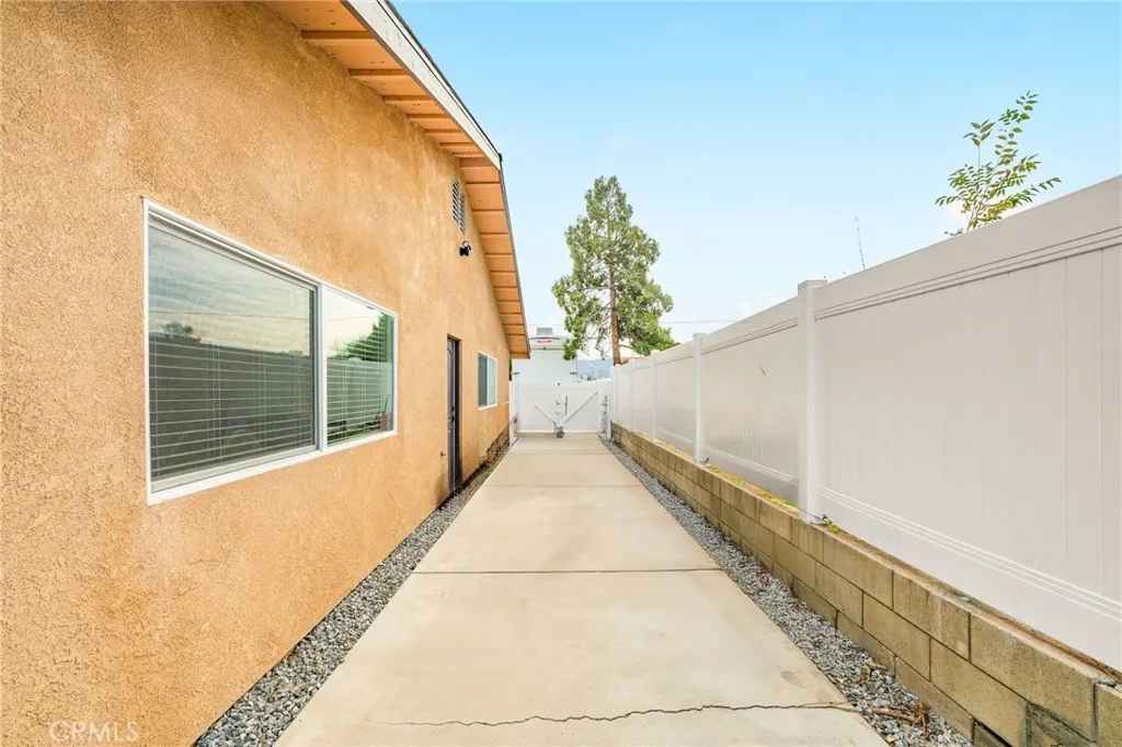 17528 Danbury, Hesperia, California 92345 home-pic-54