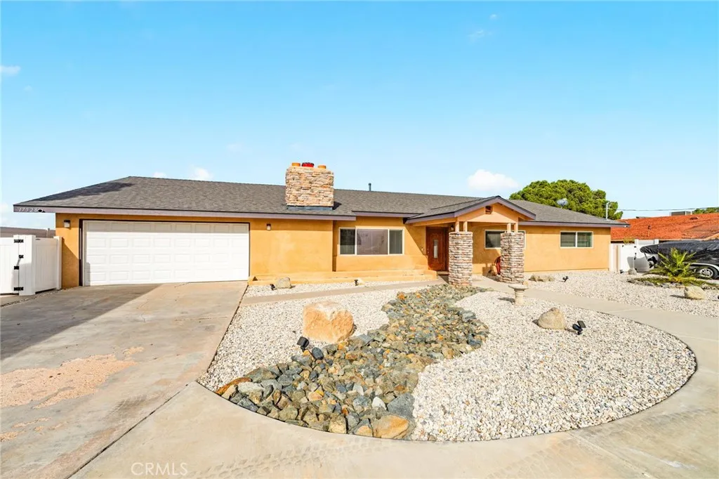 17528 Danbury, Hesperia, California 92345 home-pic-5